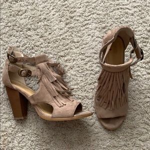 Fridge heeled sandals